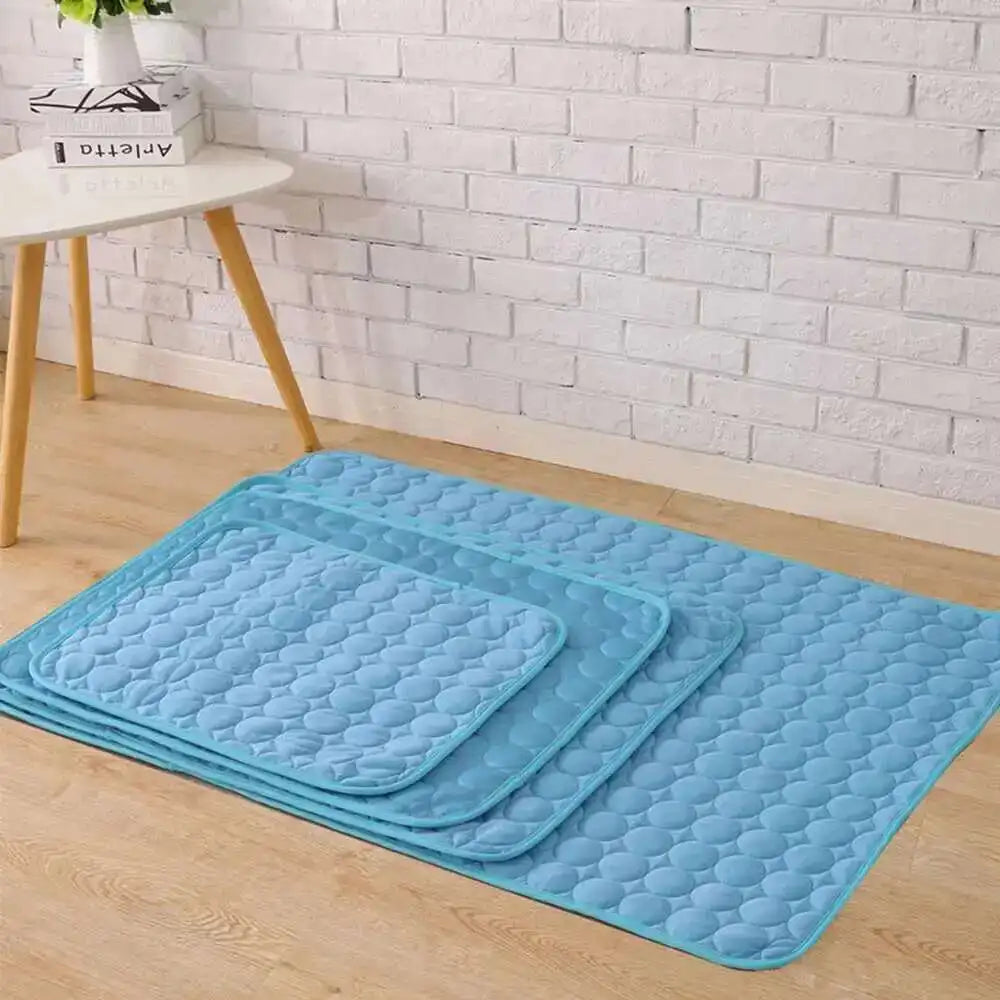 ChillPaws – Tapis rafraîchissant en soie glacée pour chats et chiens