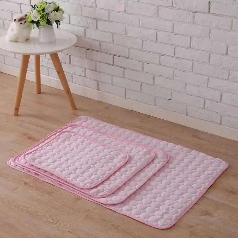ChillPaws – Tapis rafraîchissant en soie glacée pour chats et chiens